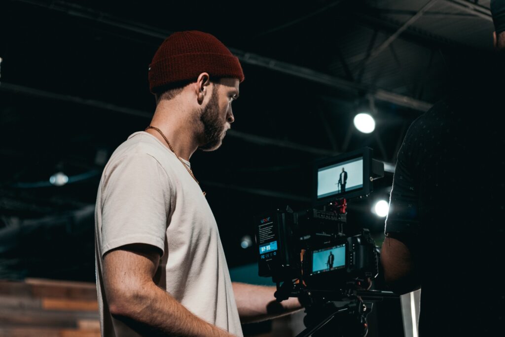 Understand the camera movements in film that make you get work as a director - Become a professional filmmaker at Breakthrough Film School.